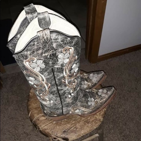 Shoes - Circle G Corral boots